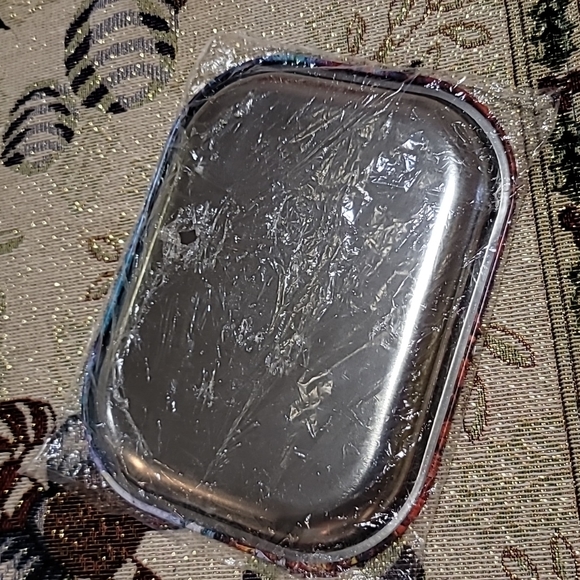 NWT tray Multiple colors with cana leaf in center Still sealed 7" by 5.5" Metal - Picture 2 of 5